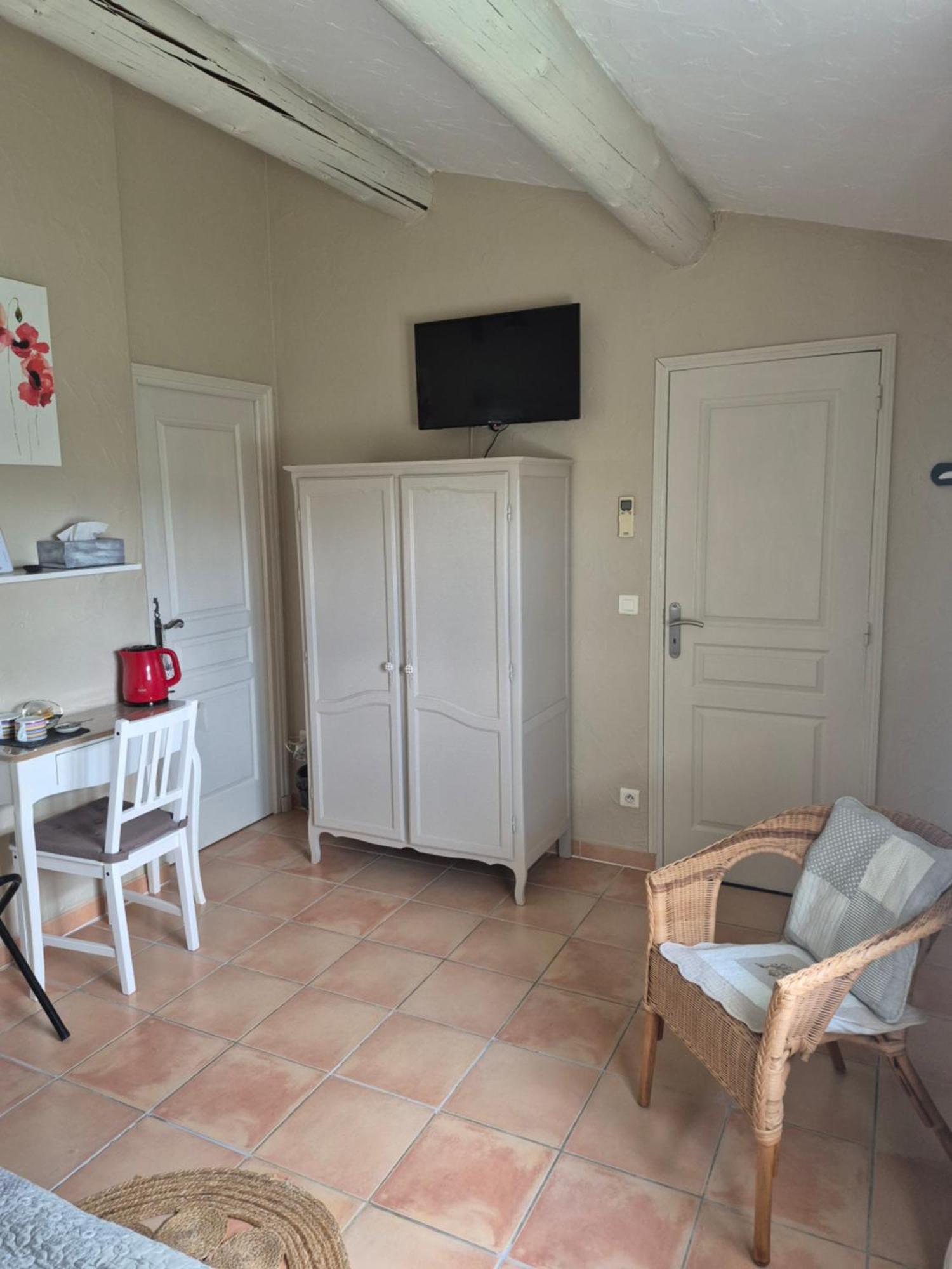 Mas Clement - Et Table D'hotes Bed & Breakfast *